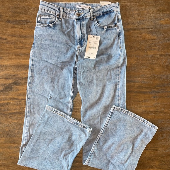 Zara Denim - NWT Zara Flare Fit. Size 8/40.